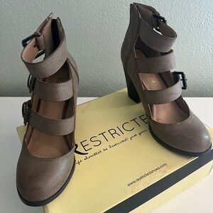 Restricted Women's Brown Heeled Shoes